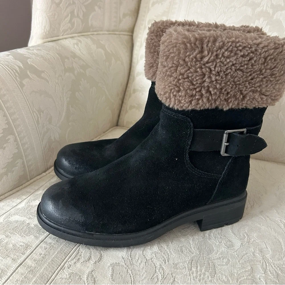 Best for the season! Ugg Harrison Cuff boot in black sz 6.5 super warm